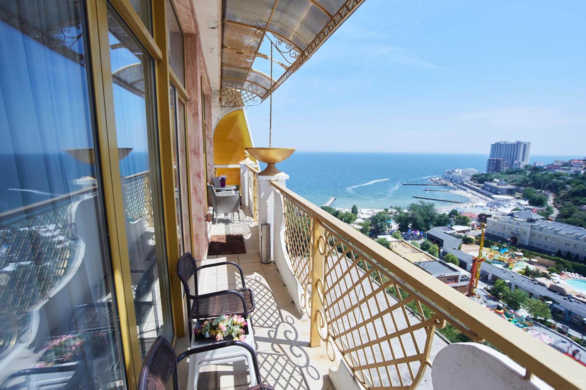 Arcadia Promenade Grand Apartments Odesa Room photo